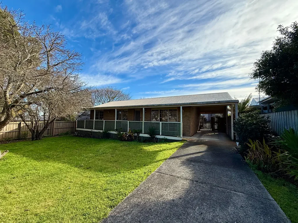 2 Bedroom Home with Garden Maintenance included
