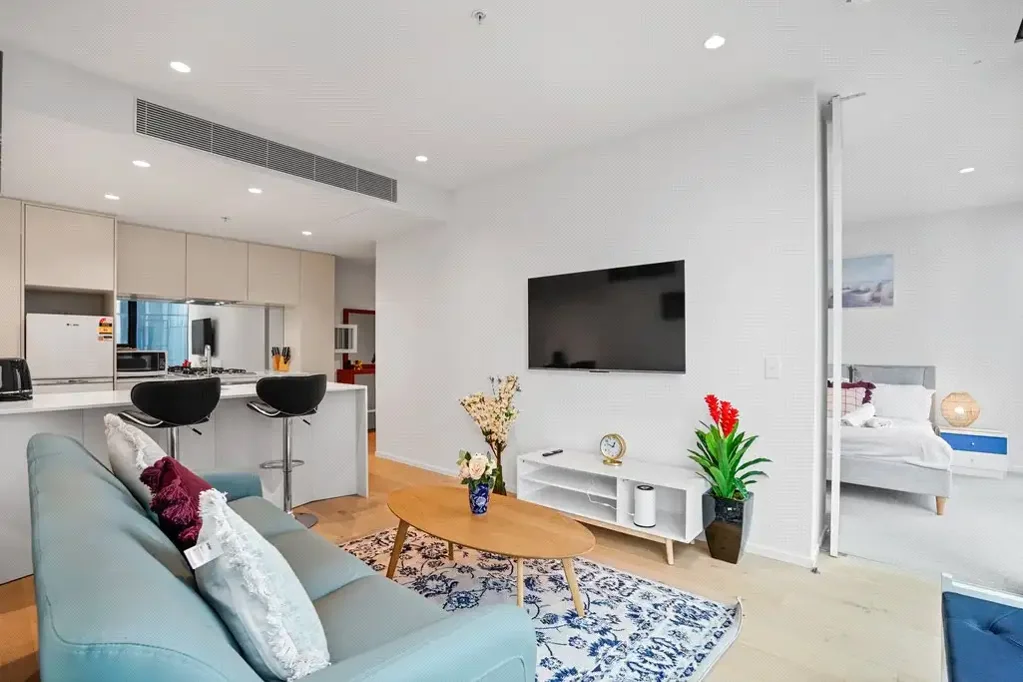 LUXURY FURNISHED 2-bedroom with Unrivalled Ocean view and World-Class Facilities at Melbourne Square in Southbank