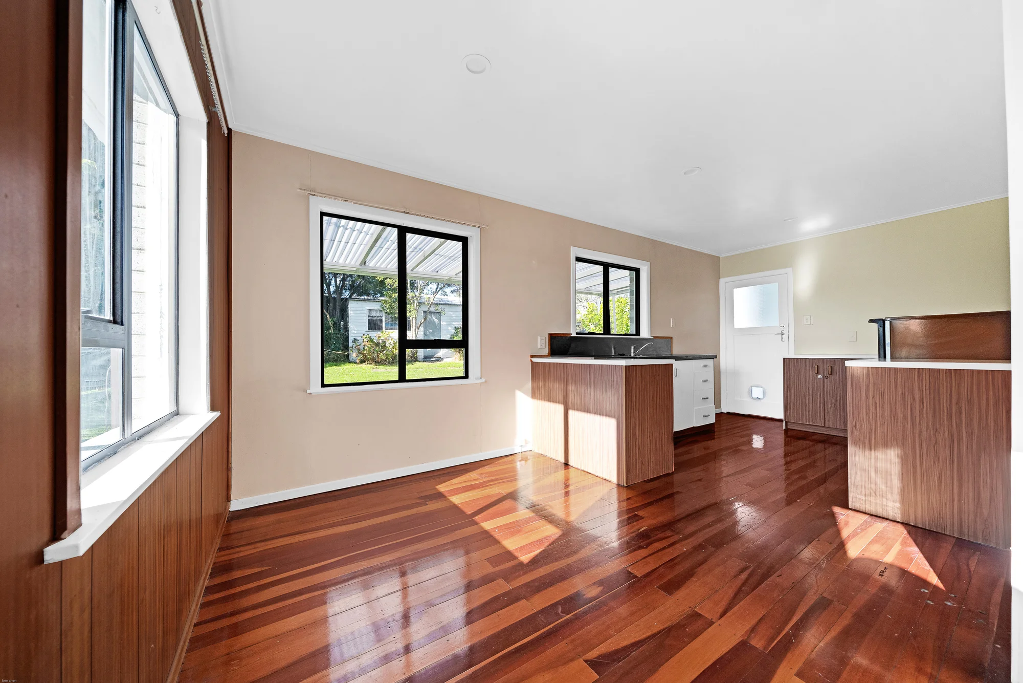 26 Millbrook Road, Henderson, Waitakere City, Auckland, 5 chambres, 2 salles de bain, Home & Income
