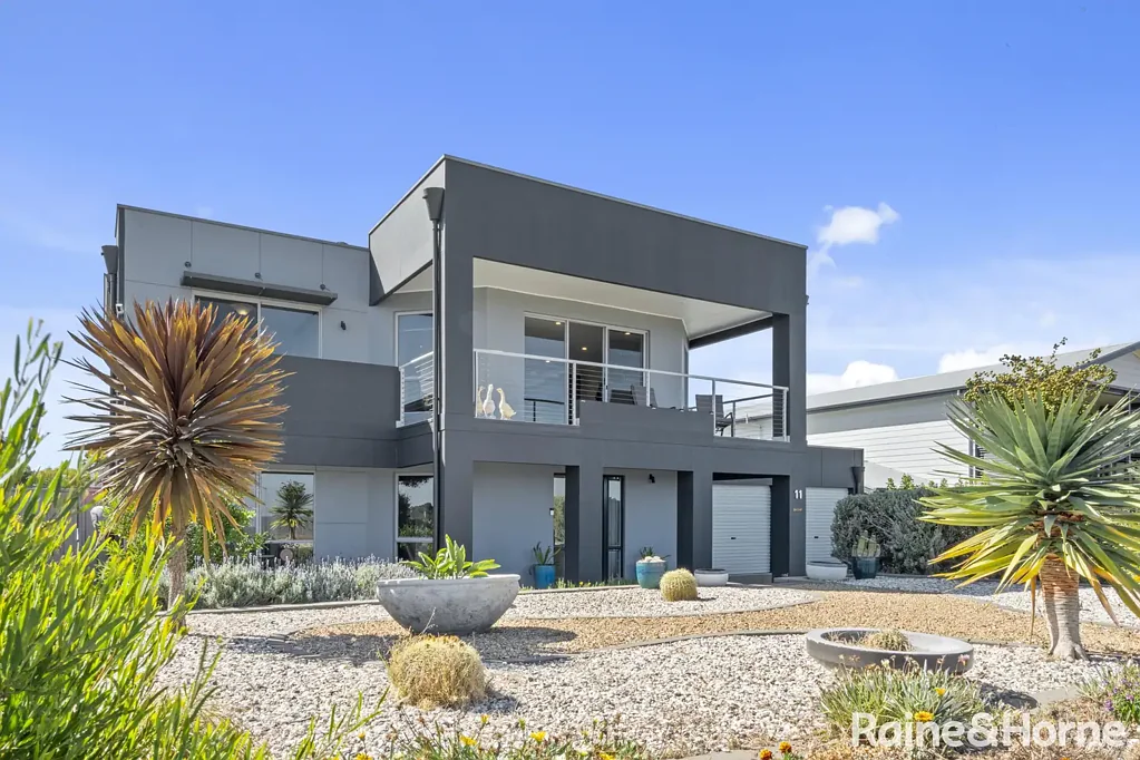 11 Lake Road, Milang, SA 5256