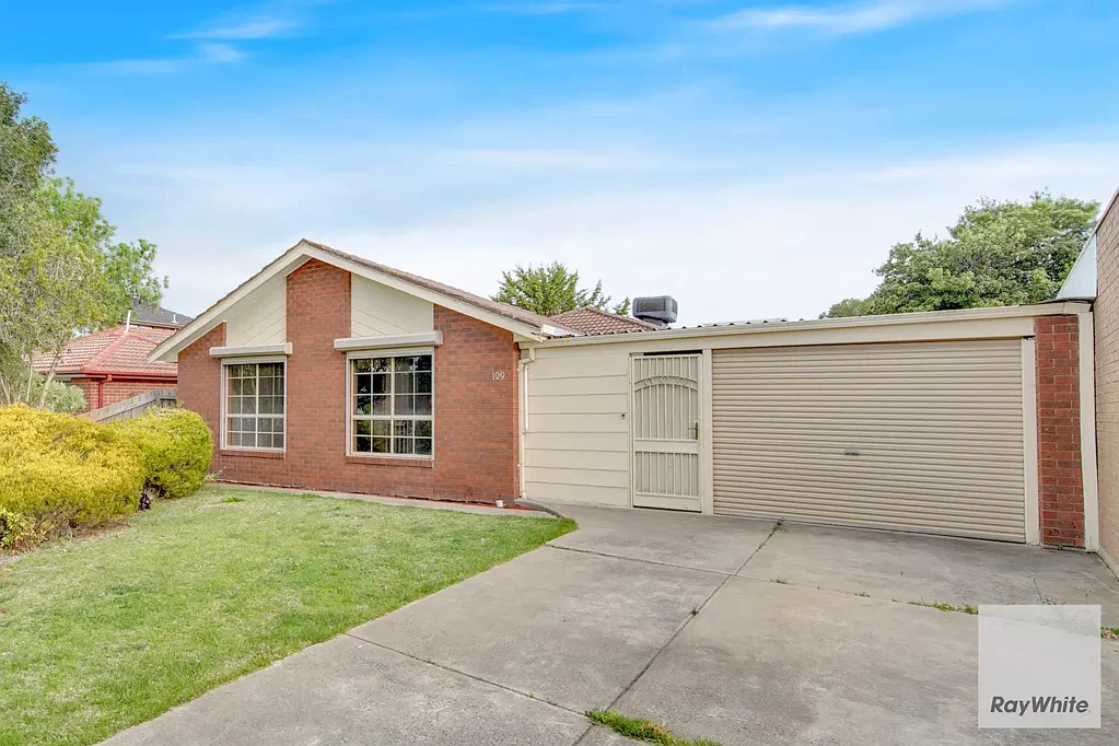 Three Bedroom Home Plus Study!