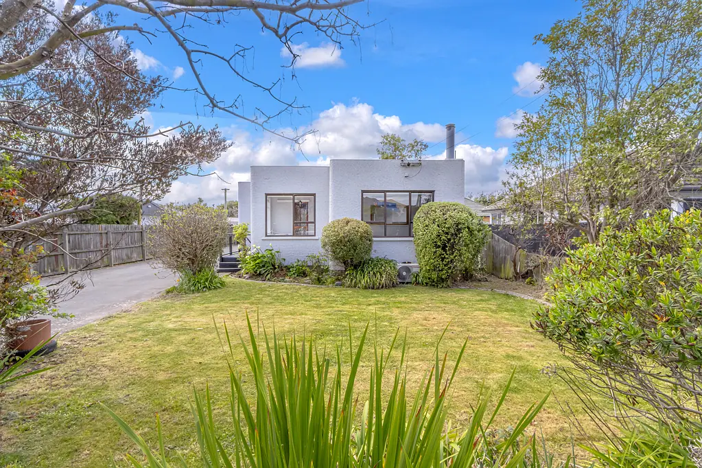 Woolston 1部屋 Character Home with Modern Comforts