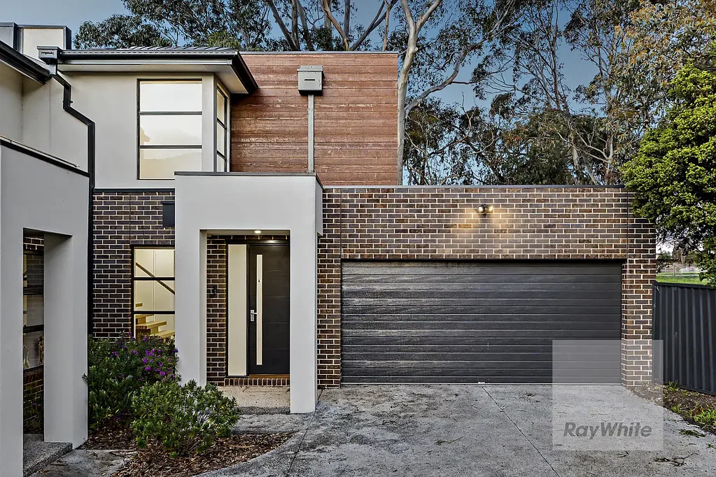 Bundoora 3房 Bundoora黄金地段的时尚低维护生活 Stylish, Low Maintenance Living in a Prime Bundoora Setting