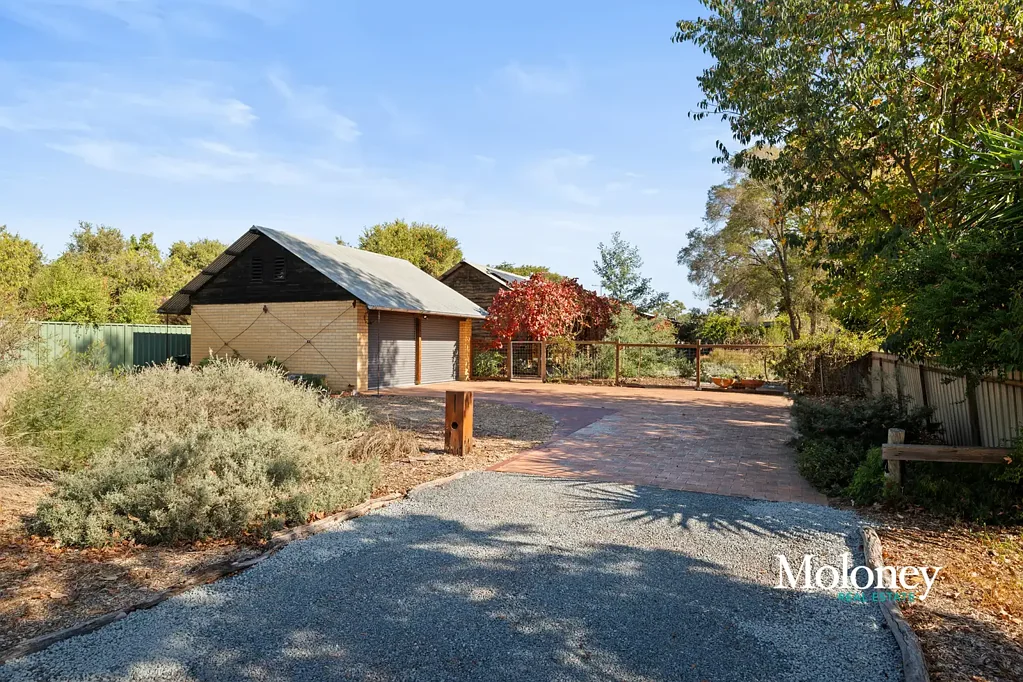 Corowa 3 Bedroom Enchanting Garden Oasis