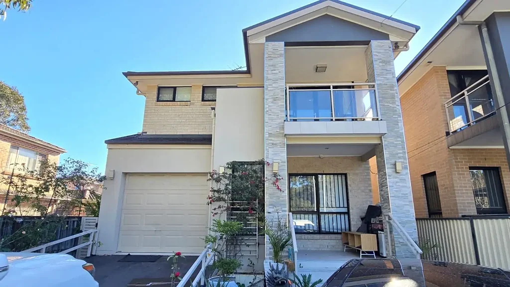 Spacious 4-Bedroom Family Home in Prime Location Of Fairfield