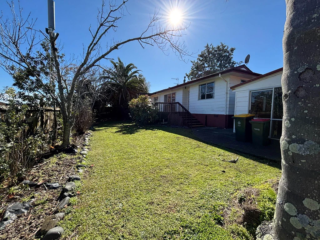 Spacious Family Home with Large Deck & Fenced ...