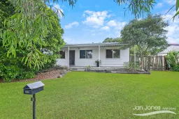 8 Parakeet Ct, Deception Bay