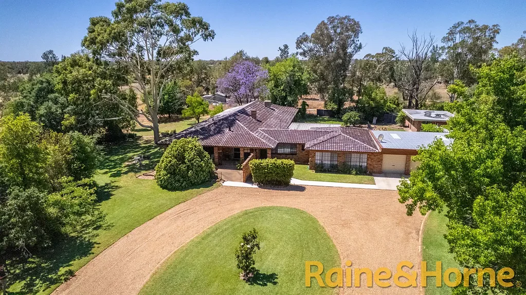 Gilgandra 5ห้องนอน "Gilgadale" A Rare Lifestyle Estate - Where Space, Comfort & Country Luxury Meet