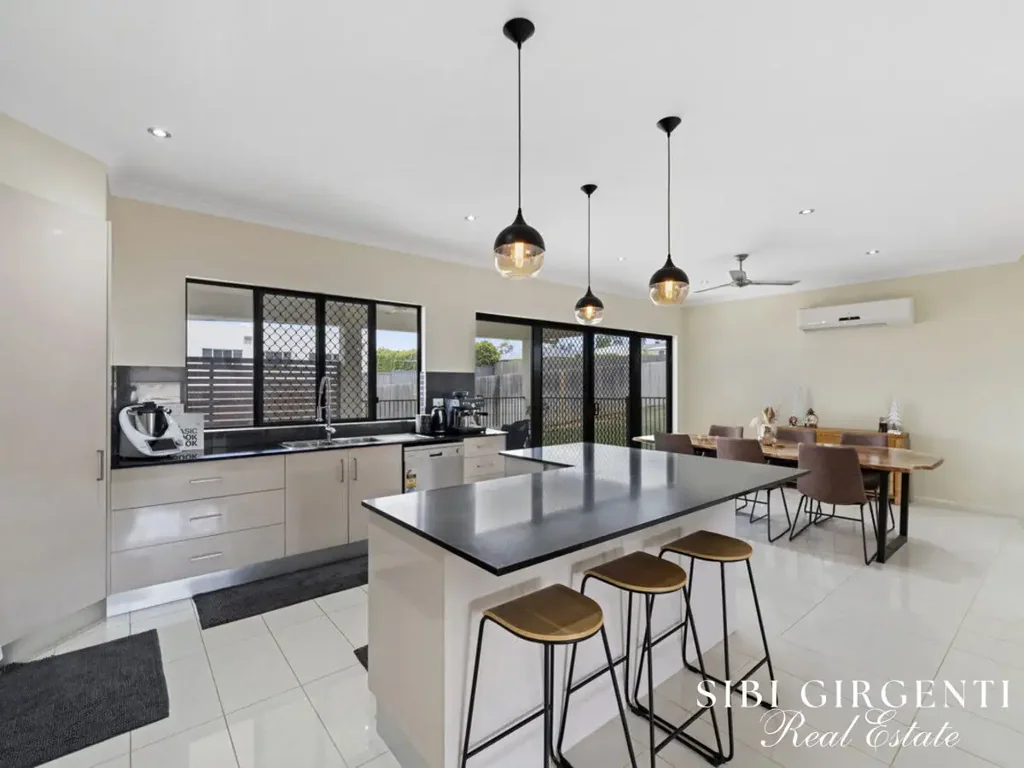 Mareeba 4房  Luxury Split-Level Living in Mareeba