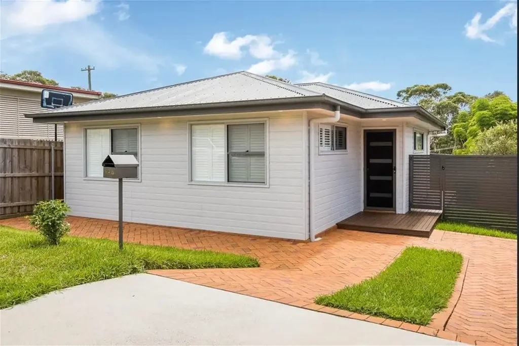 SIMPLY STUNNING 2 Bedroom home in a quiet cul-de-sac.