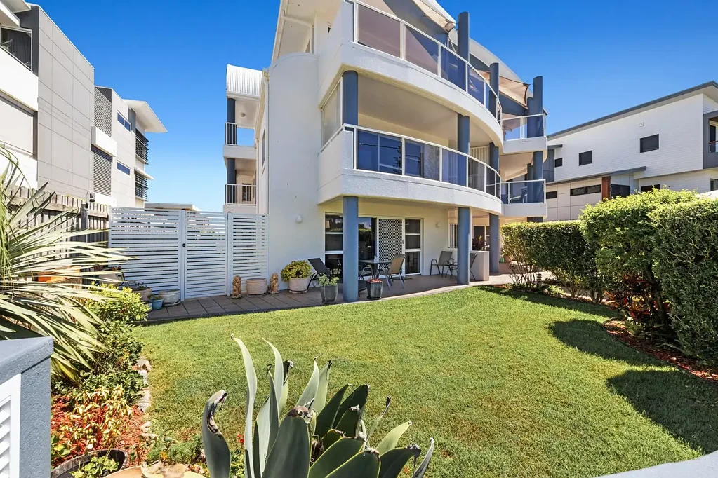 Kingscliff 3ห้องนอน Beachfront, Ground Floor Apartment with abundant outdoor living options