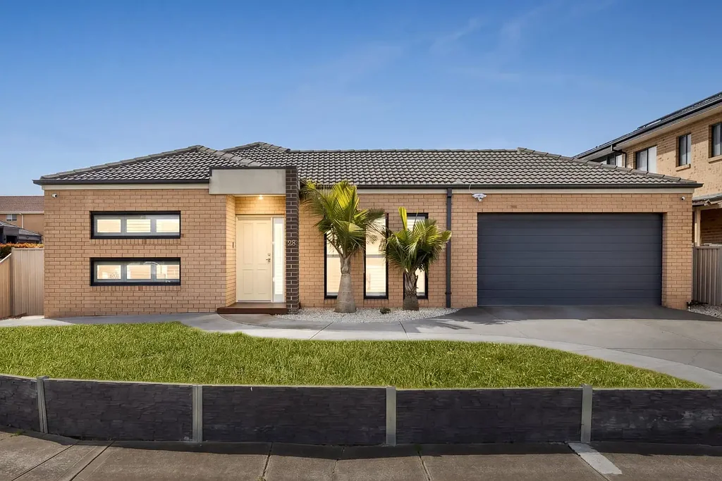 Taylors Hill 4Phòng ngủ Family Haven with Exceptional Lifestyle Appeal!