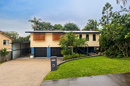12 Waratah Street, Albany Creek