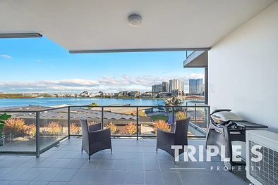 Rhodes 3Moenga PERFECT PARKSIDE & WATERSIDE LIVING | 3 BEDROOMS, 2 BATHROOMS & SIDE-BY-SIDE DOUBLE PARKING