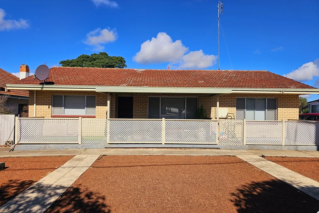 Katanning 4Kwarto Solid Brick 4-Bedroom Home with Great Outdoor Space