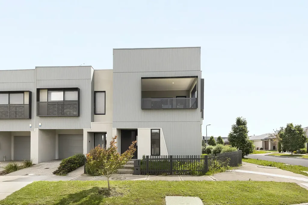 Donnybrook 4ห้องนอน Contemporary Family Excellence with Stunning Entertaining Spaces - NO BODY CORP