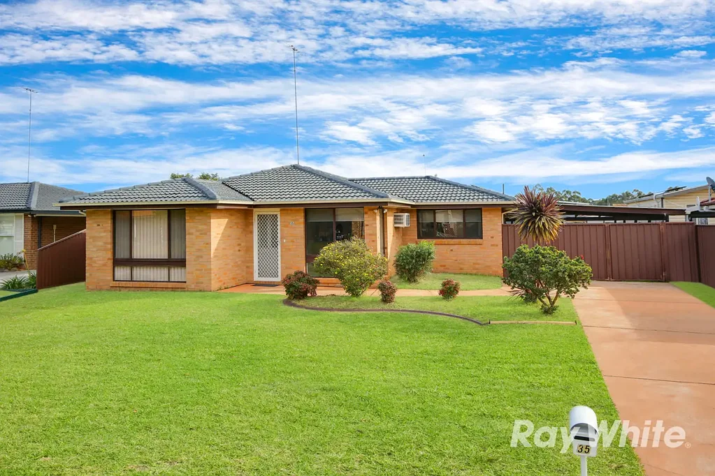 35 Olympus Drive, St Clair, NSW 2759