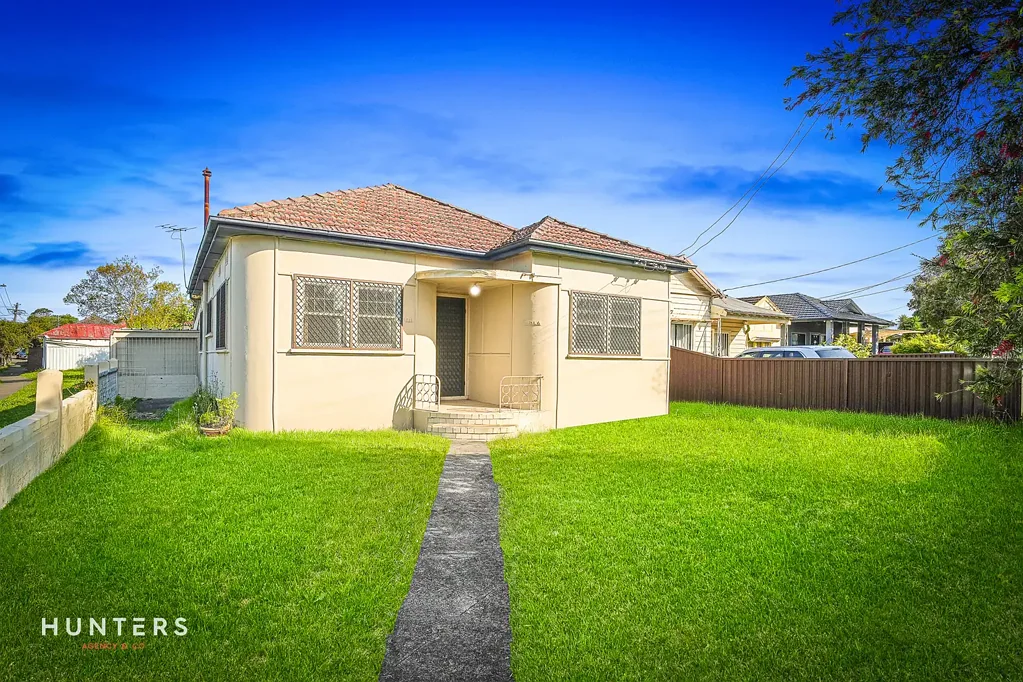 Wiley Park 3ห้องนอน Renovate, Develop or Move In - Rare Offering
