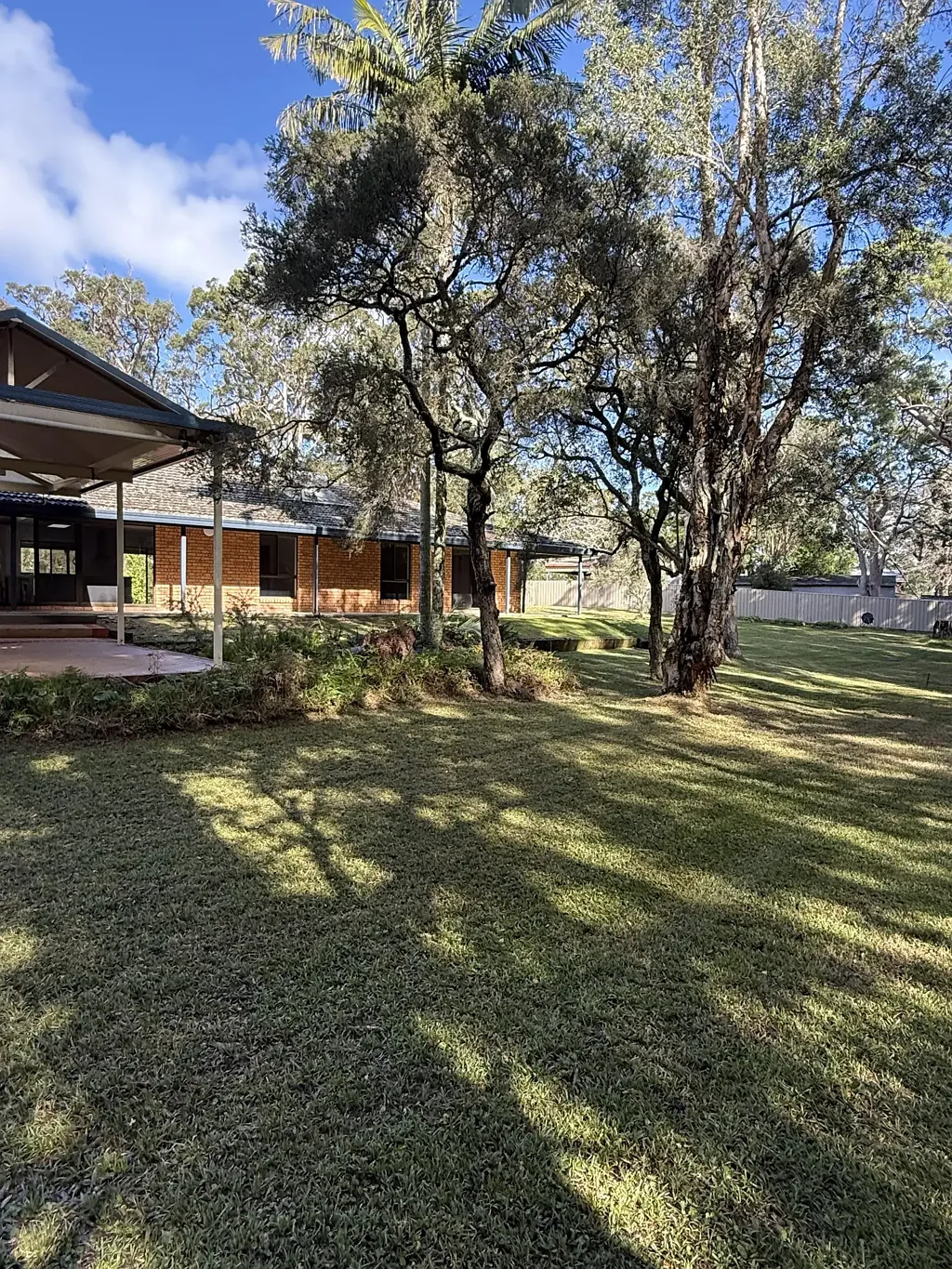 Salt Ash Great location 10 minutes Newcastle airport set on 2 acres at Salt Ash