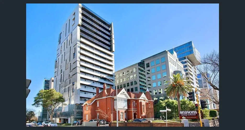 FANTASTIC ONE BEDDER WITH STUNNING VIEWS
**INSPECT SATURDAY 27/6 @ 10.15AM - 10.30AM**