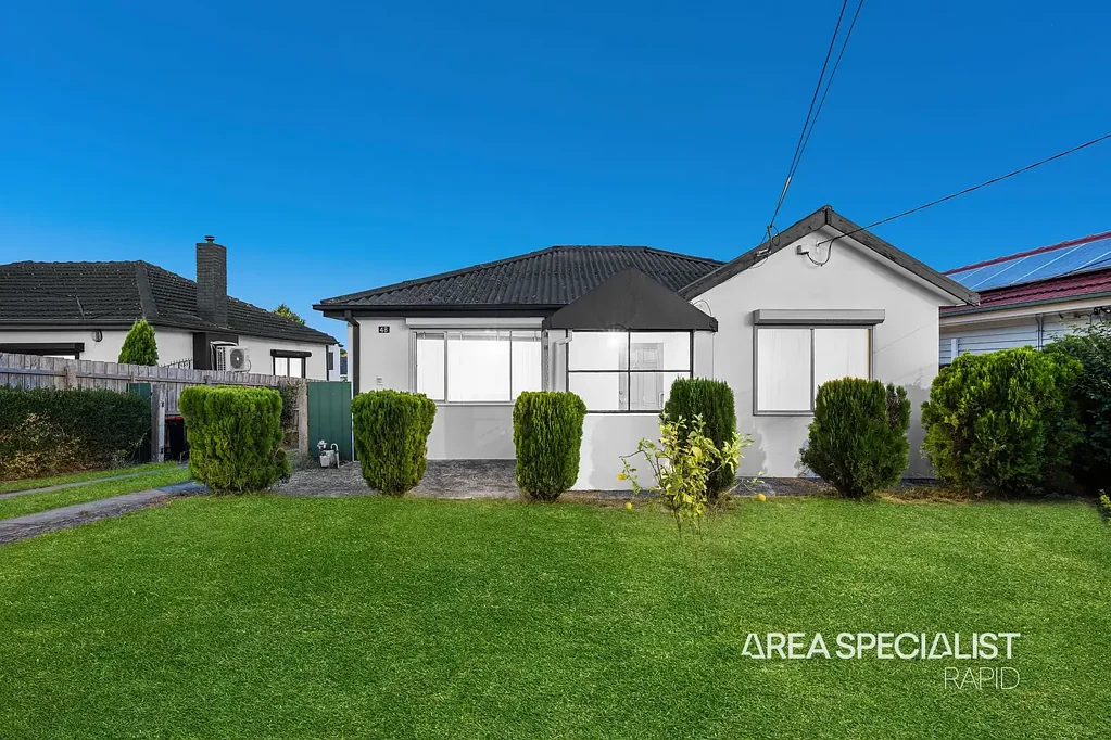 Comfortable & Cozy Home in a Prime Location!