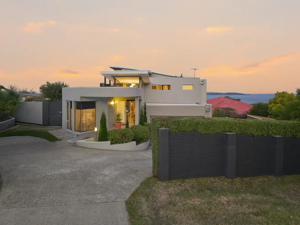 Blackmans Bay 4ਬੈੱਡਰੂਮ Entertain, Relax, Enjoy - The Ultimate Family Home