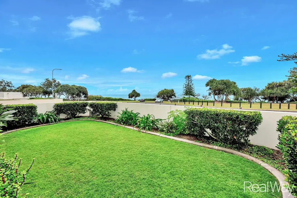 Bargara 3房  Beachfront Living in the Prestigious “Classique” Complex