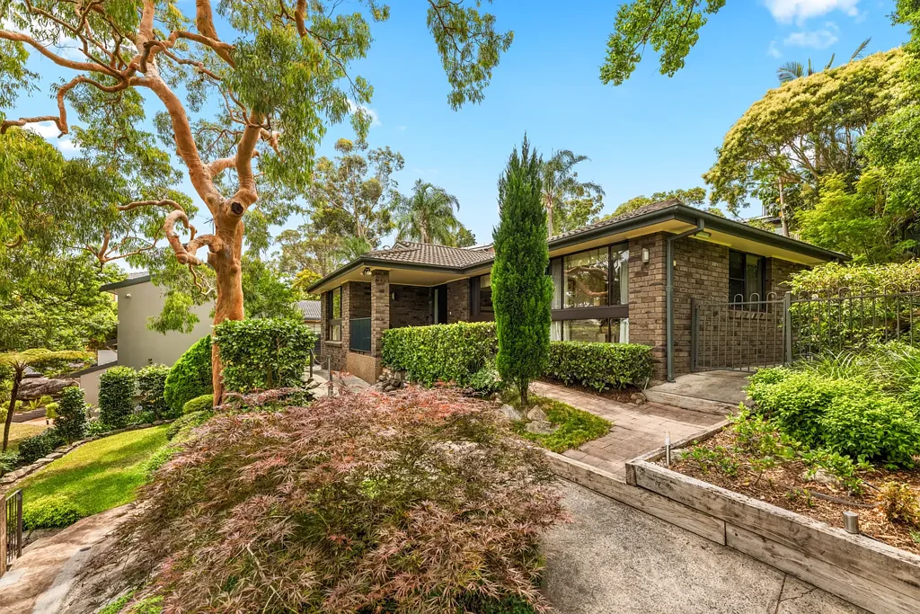 8 Lara Close, Illawong, NSW 2234