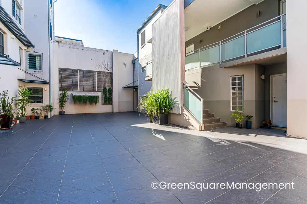 Two Bedroom Apartment on Victoria St