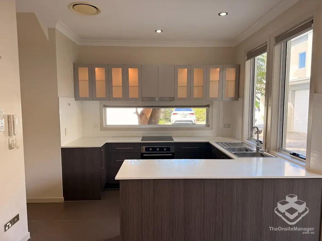 Executive Townhouse in Chirn Park