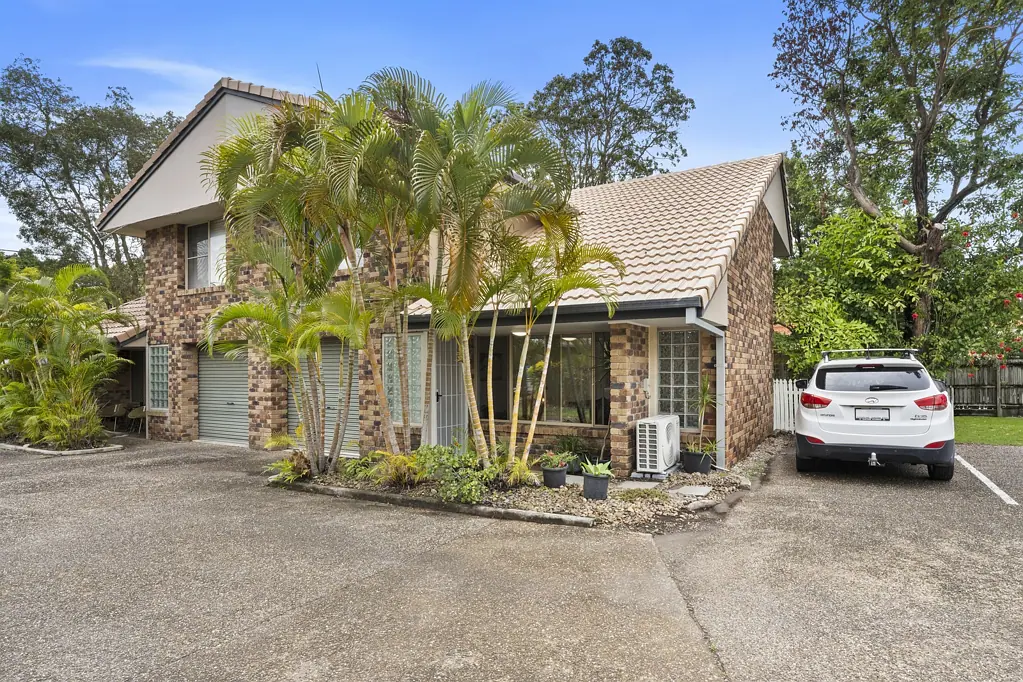2/11 Gordon Street, Labrador, QLD 4215