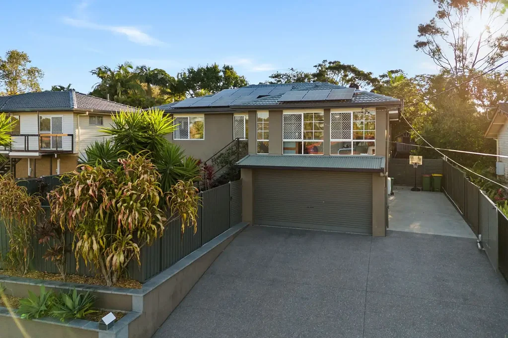 Alexandra Hills 3 Bedroom Spacious Multi-Level Family Home on 607m²