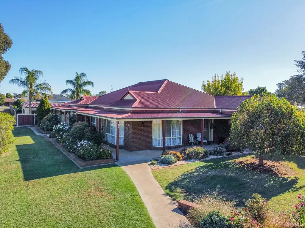 Cohuna 3房  3 BEDROOM 2 BATHROOM BRICK HOME