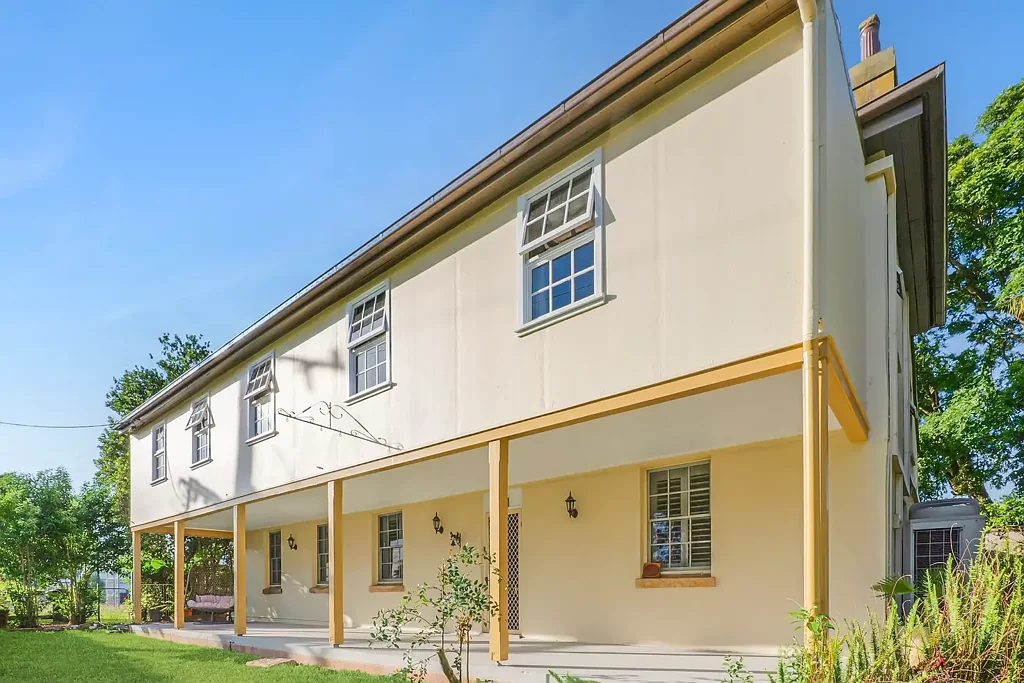 Clarendon 9ਬੈੱਡਰੂਮ Where heritage elegance meets modern luxury - a landmark estate of timeless appeal