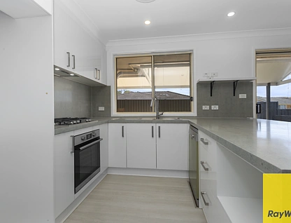 42 Dillwynia Drive, Glenmore Park, Outer Western Sydney, 3 ਕਮਰੇ, 1 ਬਾਥਰੂਮ, House