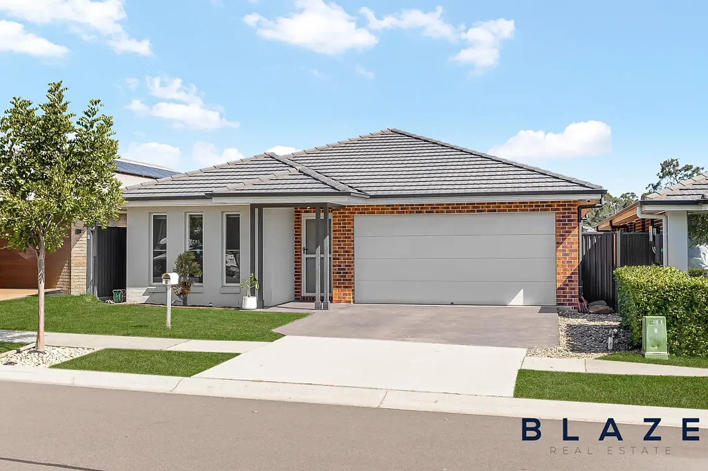 8 Riberry Street, Gregory Hills, NSW 2557