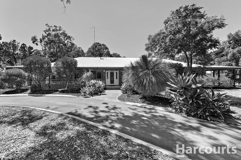 Falcon 4房  Under Offer by HARCOURTS Mandurah - Alison Hobbs