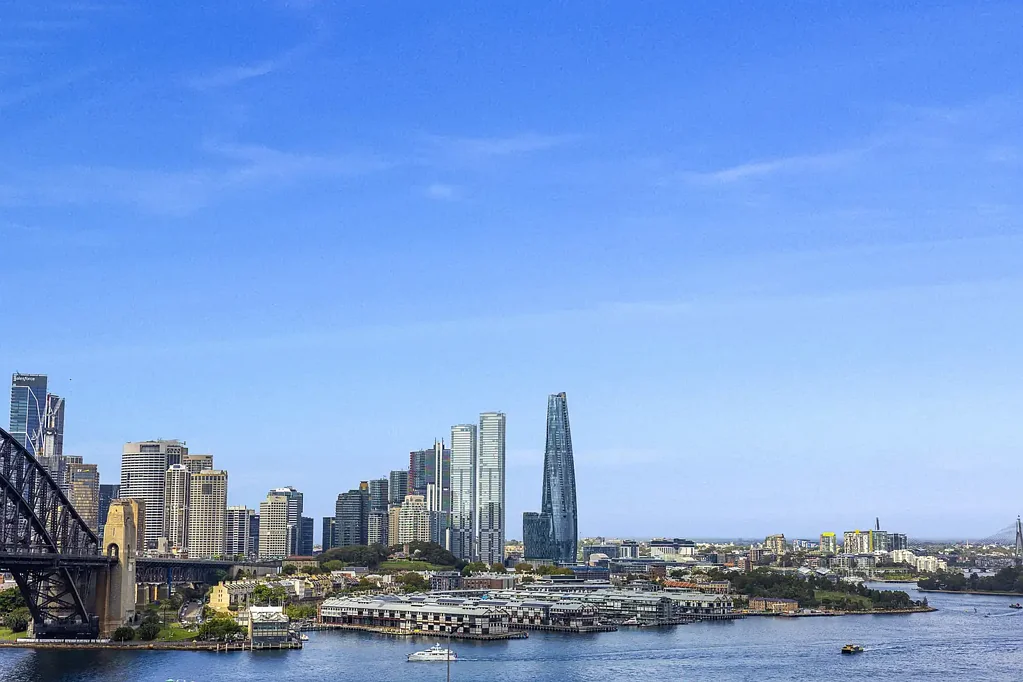 Amazing opportunity to lease this 2 Bedroom Apartment in a superb location (Actual view)
