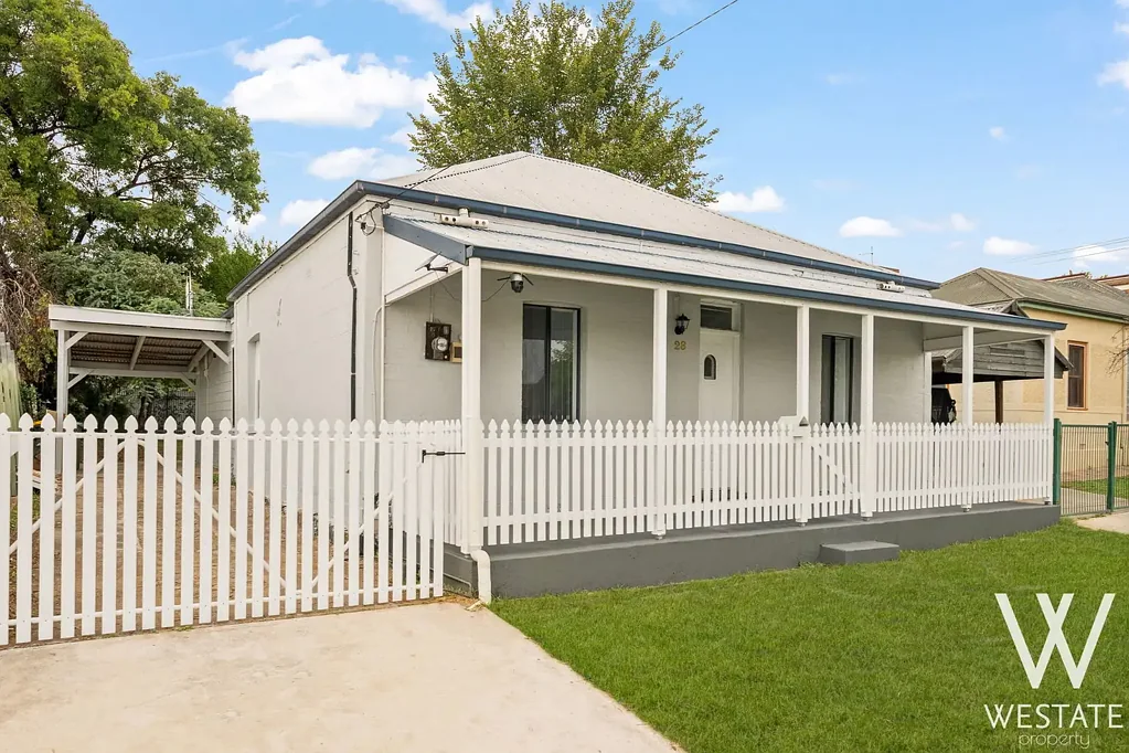 Bathurst 4房  CHARACTER. RENOVATED. REIMAGINED.
