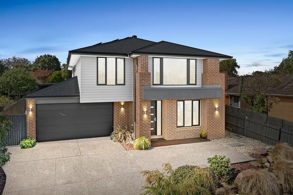 Wantirna South 4房 带泳池天堂的家庭娱乐住宅 A Family Entertainer with a Poolside Paradise