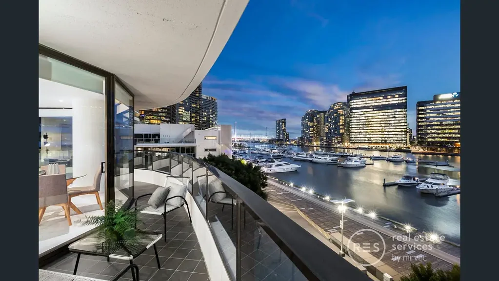 Panoramic Waterfront Living at Yarras Edge