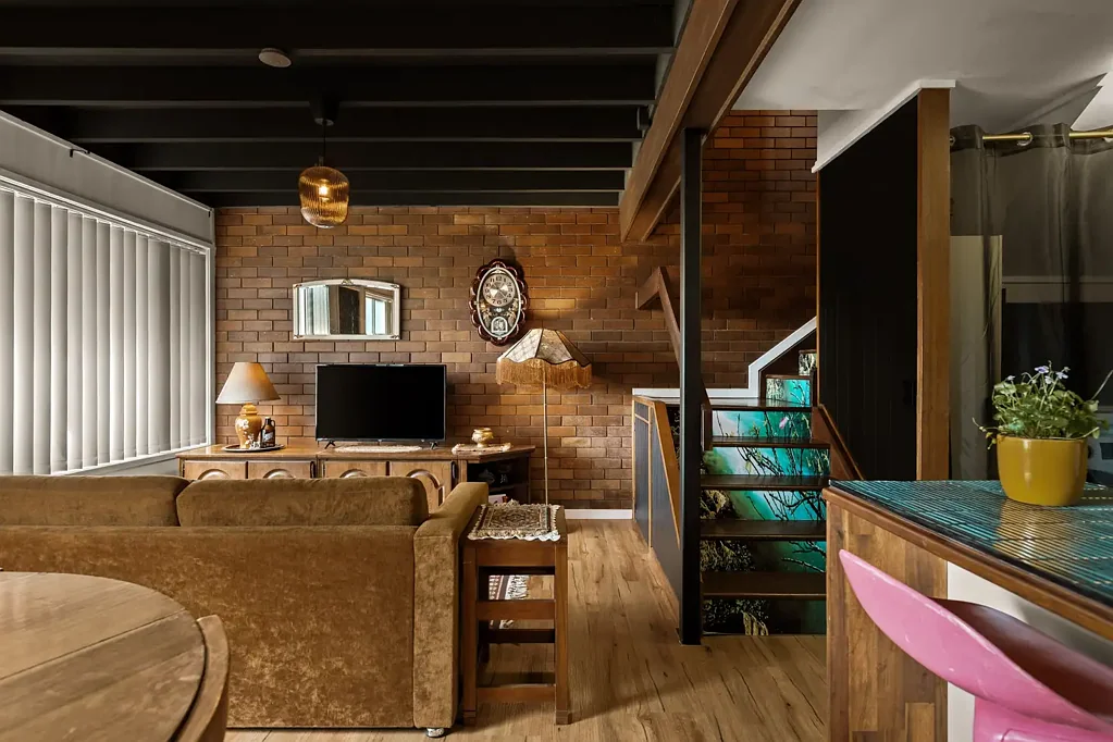 Mid-Century Vintage Elegance Meets Modern Practicality