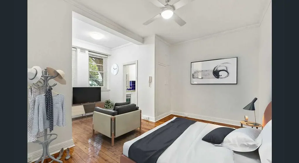 Sophisticated Urban Living in an Art Deco Icon