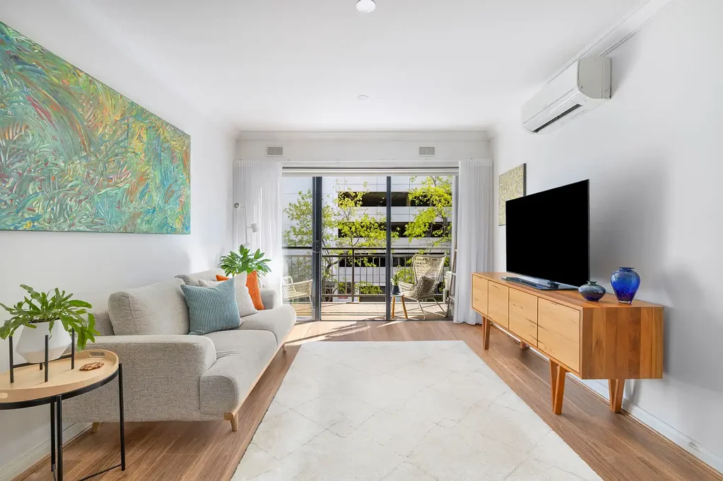202/69-71 Stead Street, South Melbourne, VIC 3205