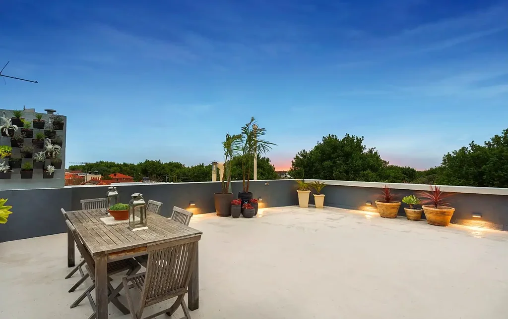 Elwood 2 Bedroom Stylish Elwood Sanctuary with Rooftop Terrace & Lock-Up Garage