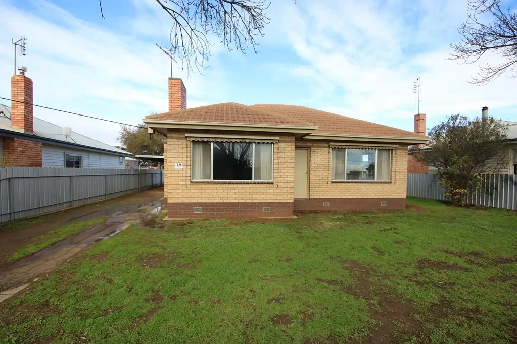 Lockington 5ਬੈੱਡਰੂਮ CLASSIC CREAM BRICK VENEER SITED ON APPROX. 900 SQM ALLOT.