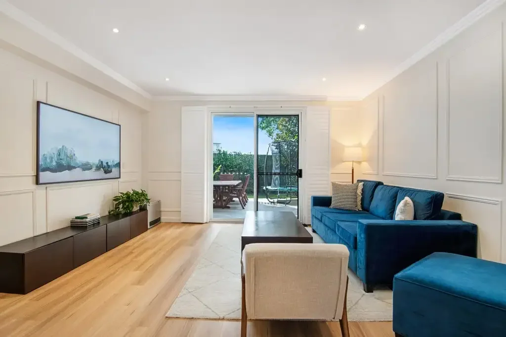 Contemporary Townhome with Sunny North-Facing Garden