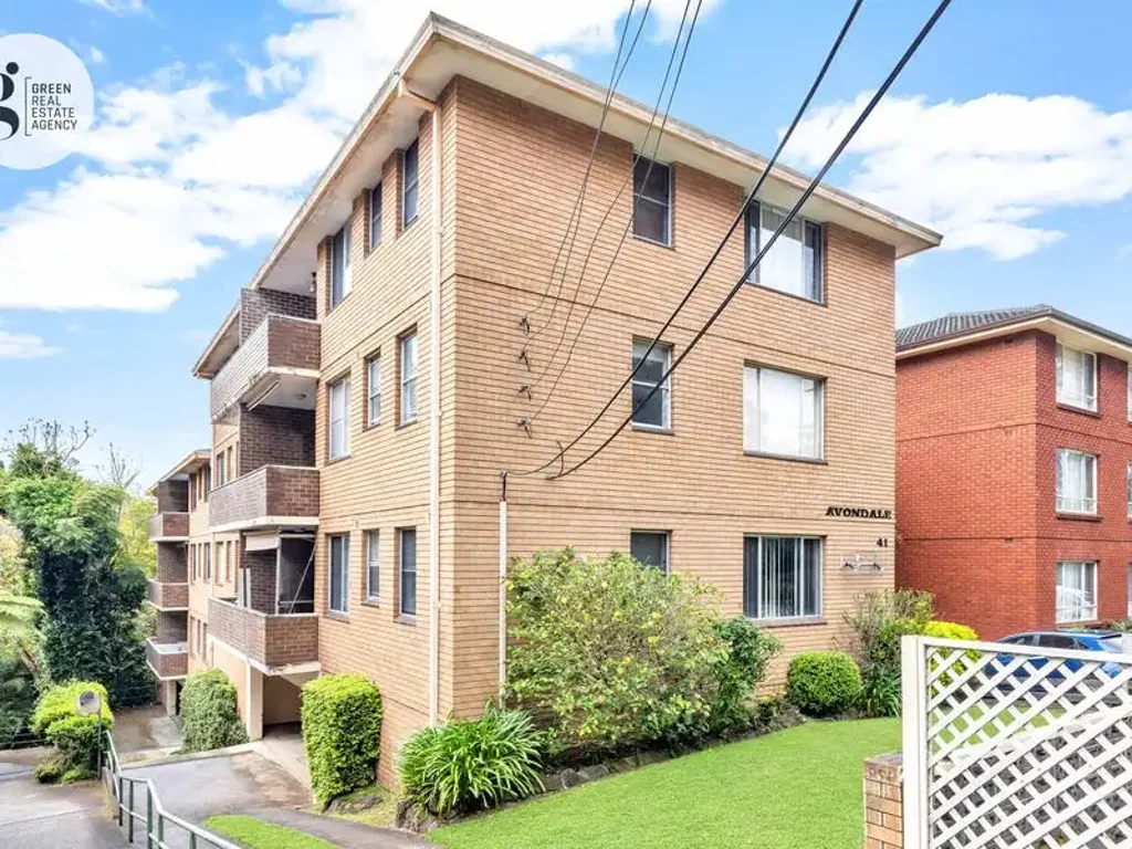 Stylish & Convenient Living in the Heart of Eastwood