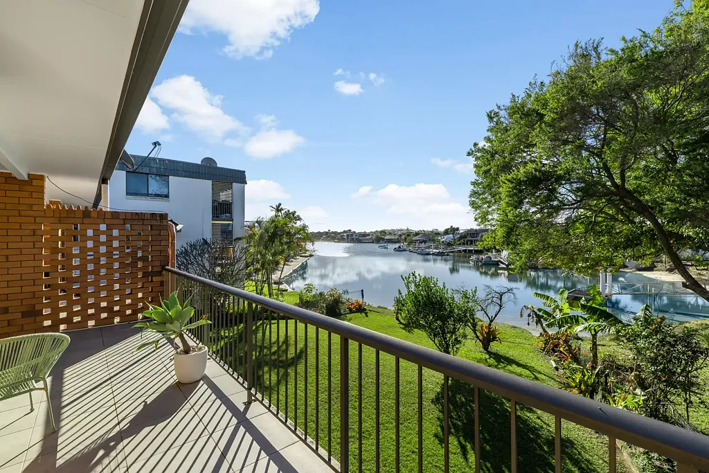 Mooloolaba 2房  Private, renovated, first level apartment with beautiful canal views