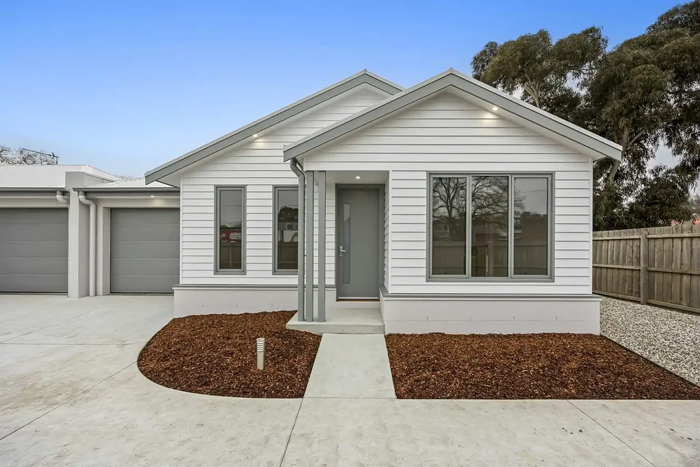 Buninyong 2कमरा Brand New Townhouse Offering Modern Style & Everyday Convenience in the Heart of Buninyong